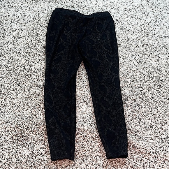 I.N.C. International Concepts Snake Print Pull On Black Skinny Pants Stretchy 6 - Picture 8 of 9